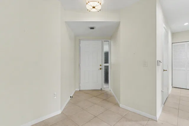 Unit H photo 5