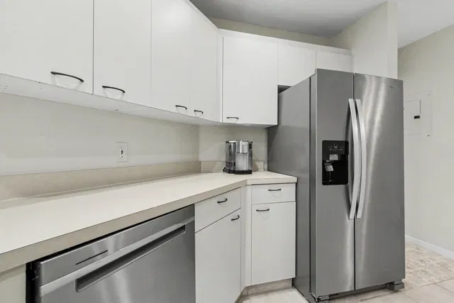Unit H photo 11
