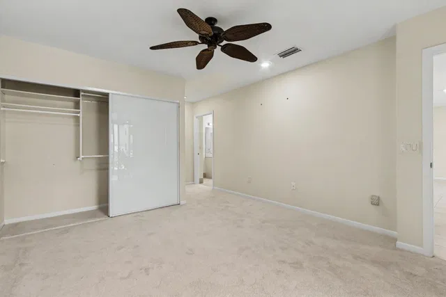 Unit H photo 15