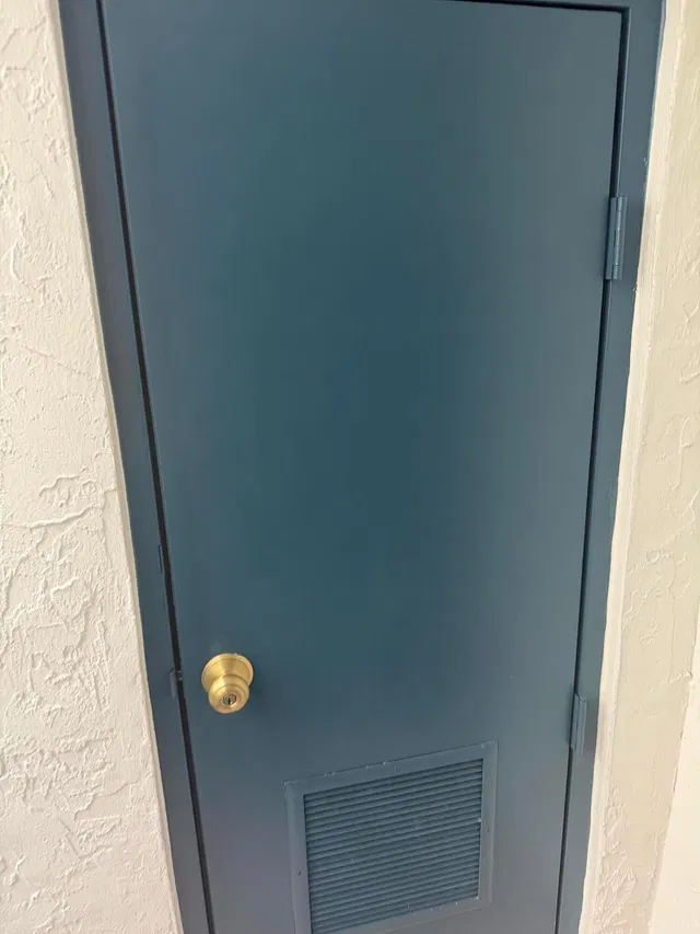 Unit H photo 29