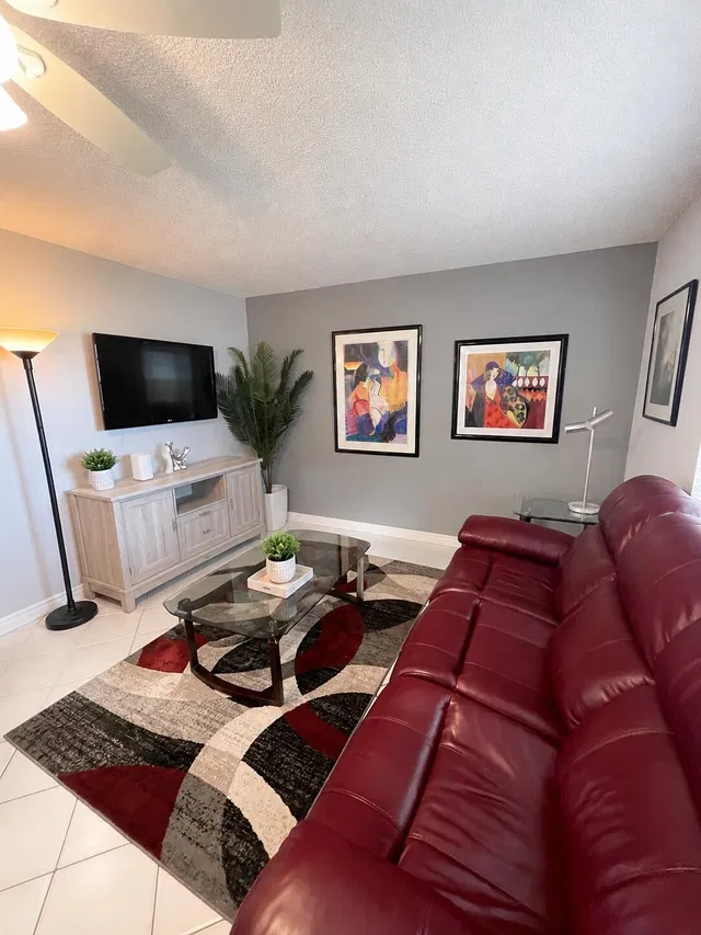 Residence photo 2
