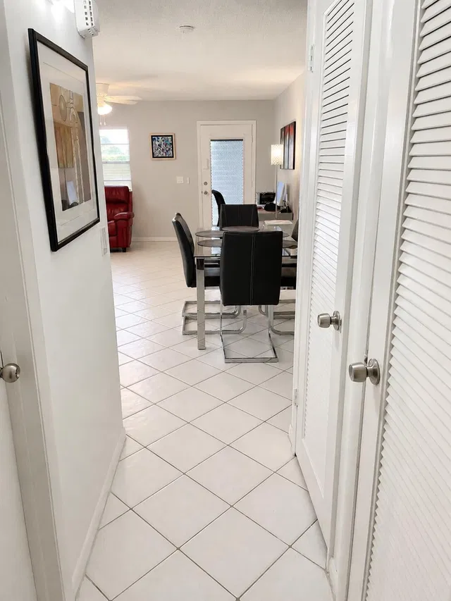 Residence photo 12