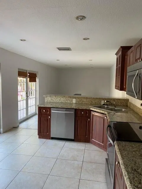 Residence photo 8