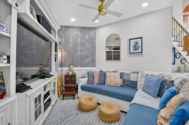  Residence photo 6