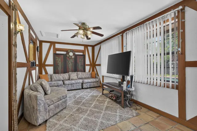 Residence photo 25