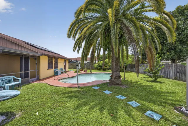 Residence photo 43
