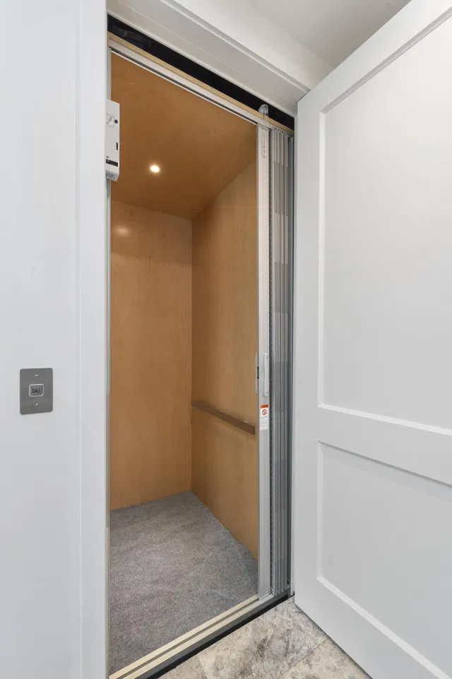 Residence photo 11