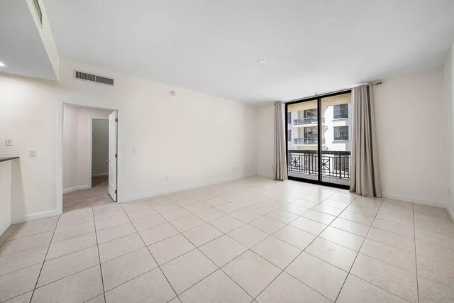 One City Plaza Unit 715 photo 3