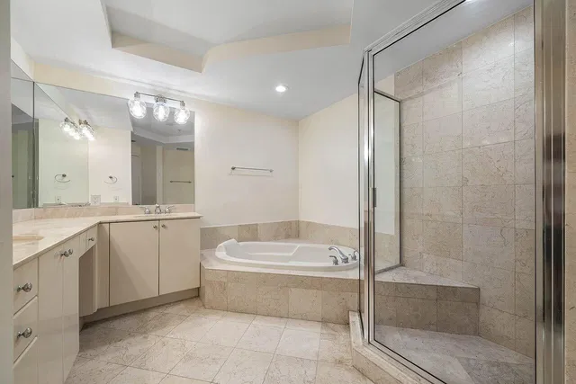 One City Plaza Unit 715 photo 9