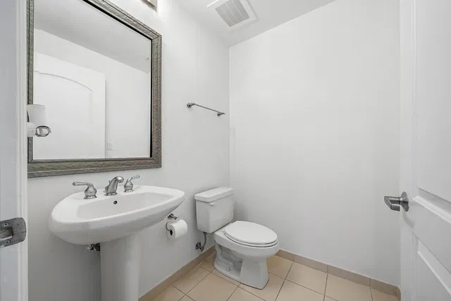 One City Plaza Unit 715 photo 20