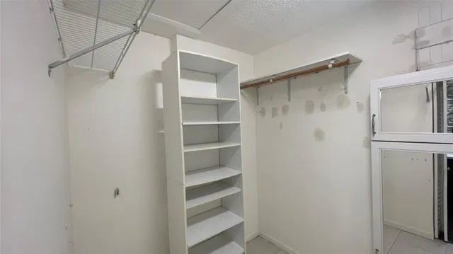 Unit 14 photo 14