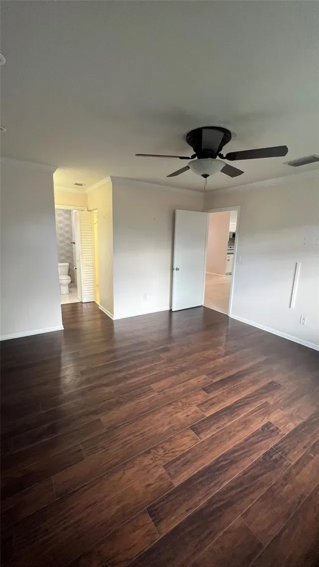 Unit 14 photo 18