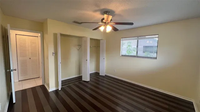 Unit 14 photo 21