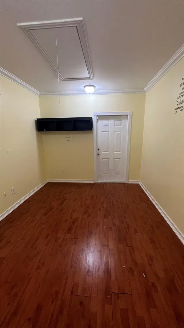 Unit 14 photo 23