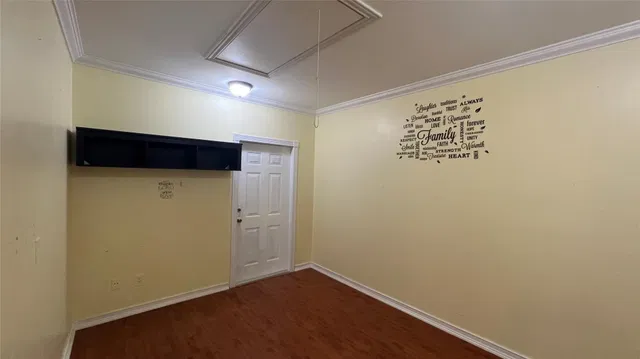 Unit 14 photo 24