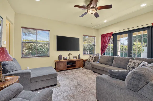 Residence photo 15