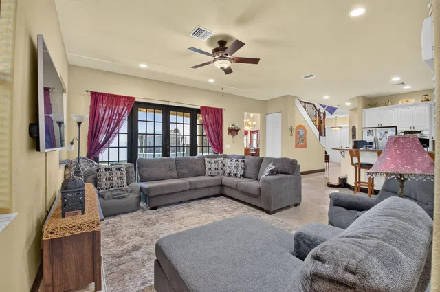 Residence photo 16