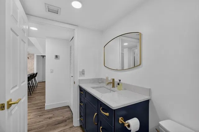 Unit 302 photo 37