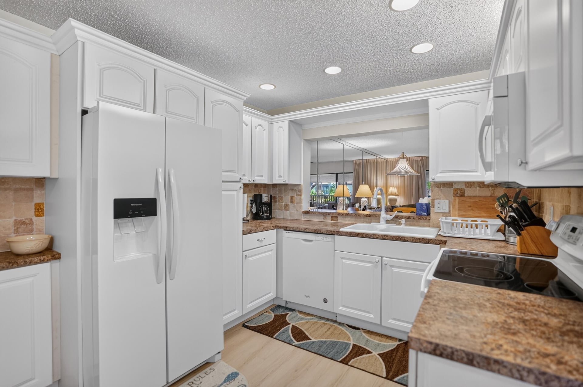 Unit 2030 photo 16