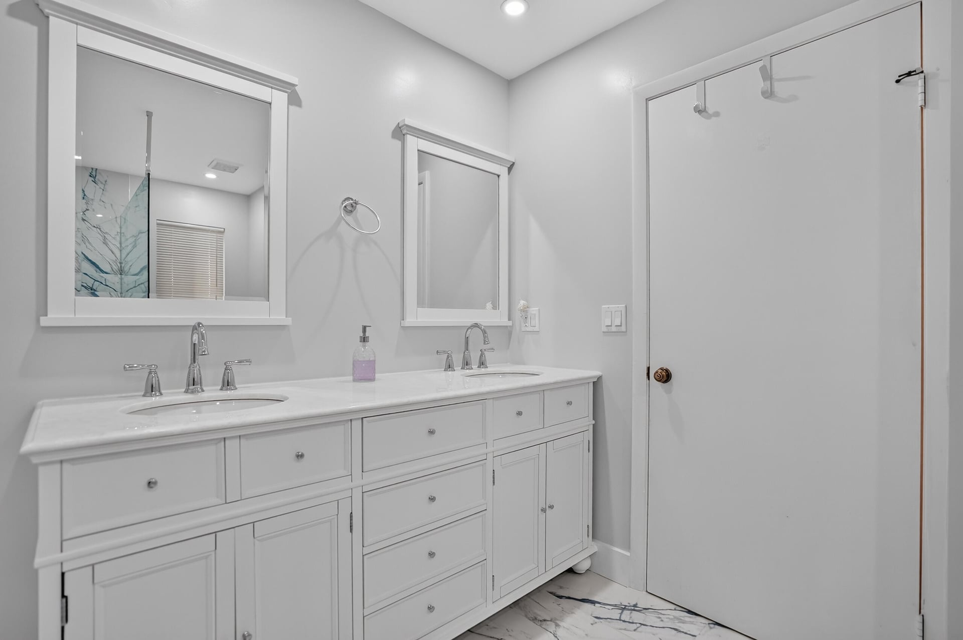 Unit 2030 photo 36