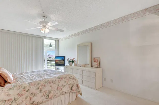 Unit 306 photo 11