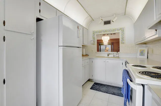 Unit 306 photo 63