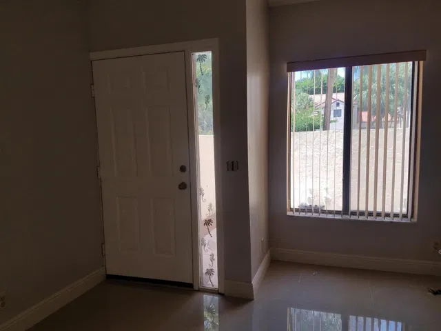 Unit 102 photo 4