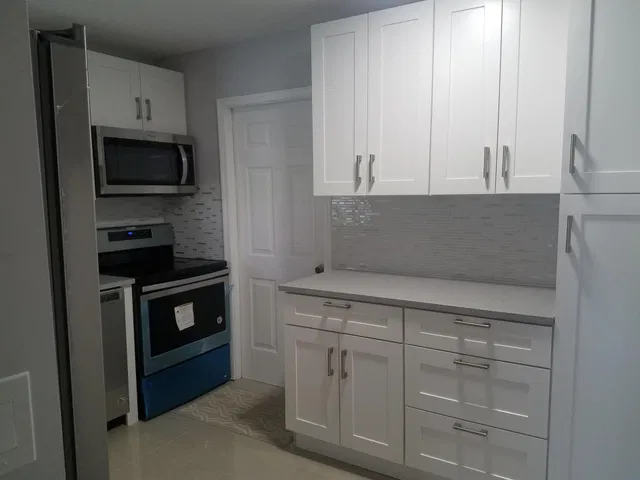 Unit 102 photo 7
