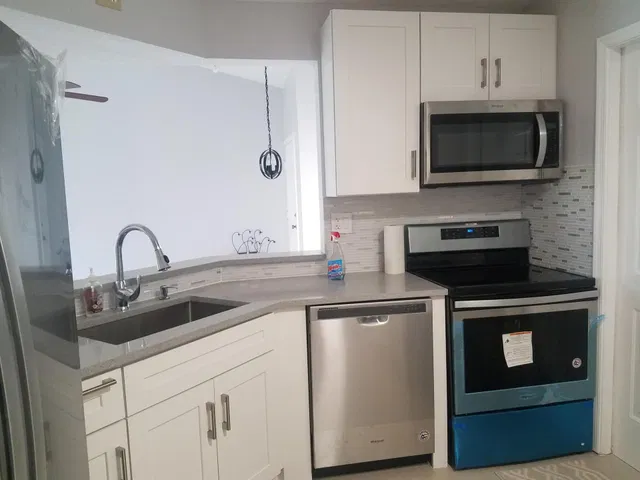 Unit 102 photo 11