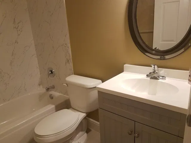 Unit 102 photo 21