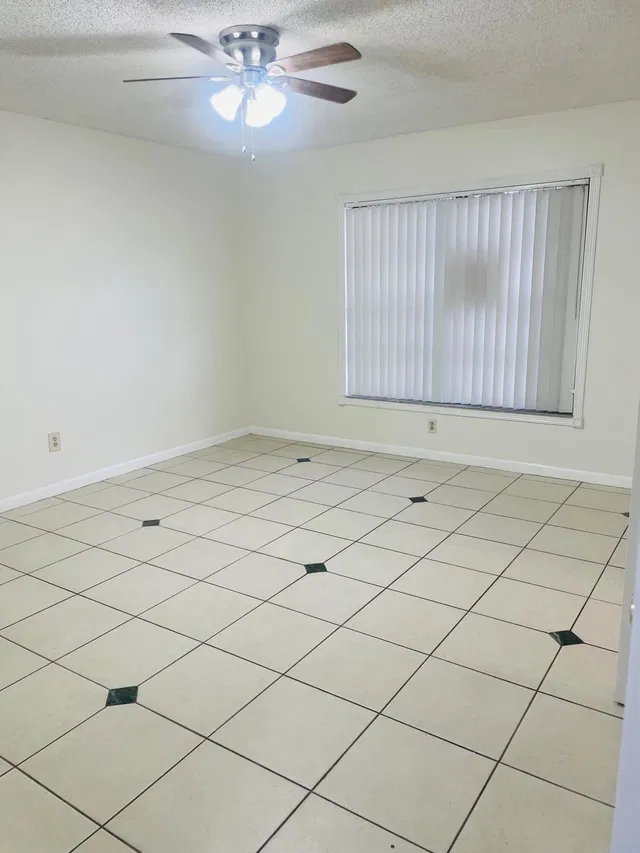 Residence photo 8
