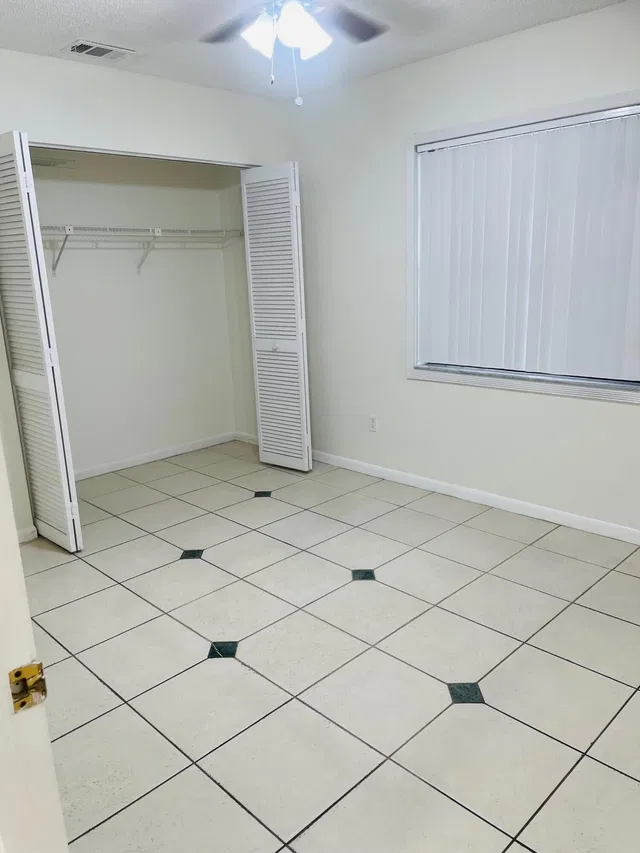 Residence photo 12