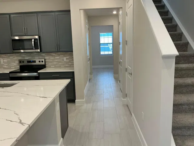  Residence photo 4