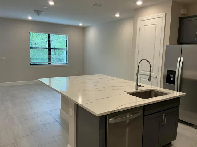  Residence photo 5