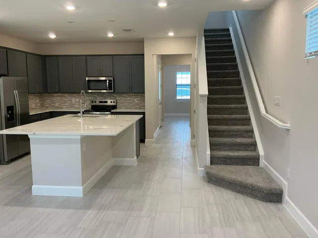  Residence photo 9