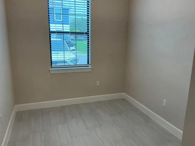  Residence photo 11