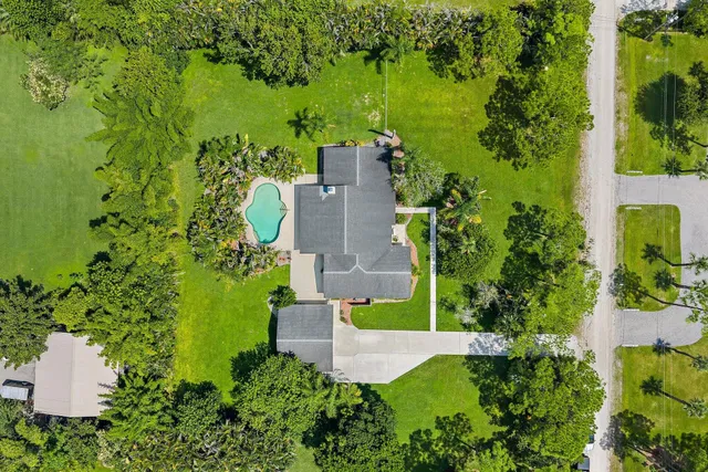 Residence photo 3