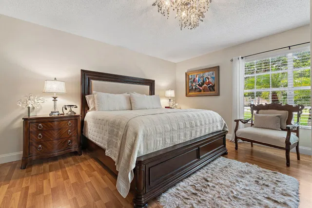 Residence photo 25