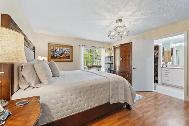 Residence photo 26