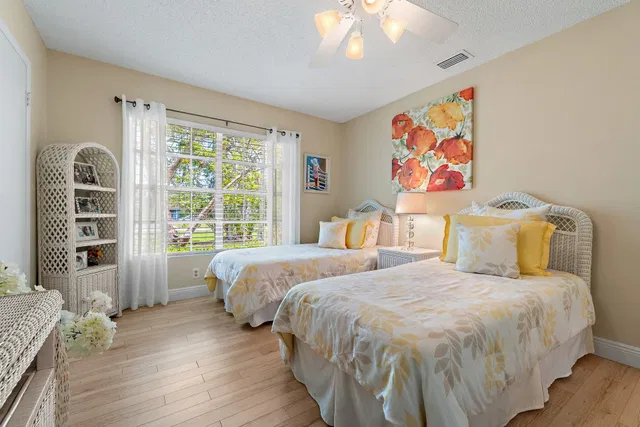 Residence photo 28