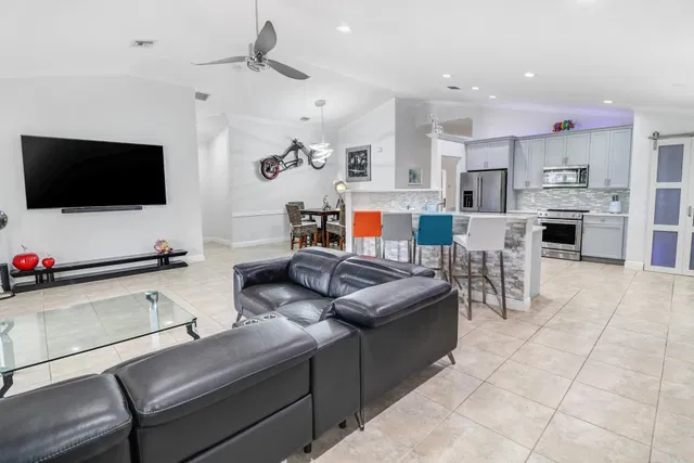 Residence photo 8
