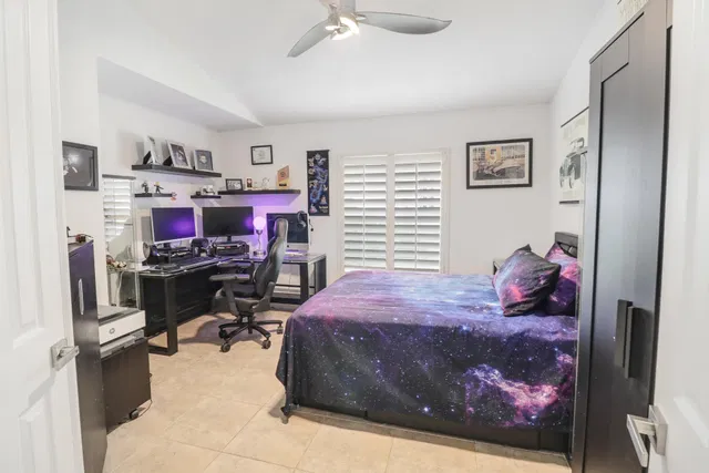 Residence photo 18
