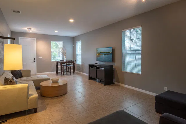 Canterbury Place Residence photo 12