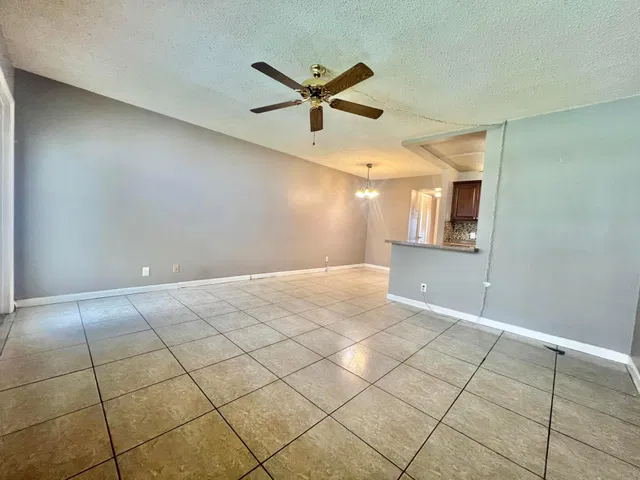 Unit 258 photo 2