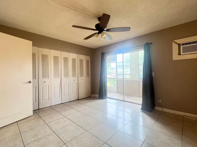 Unit 258 photo 6