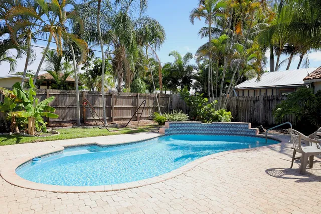 Residence photo 2
