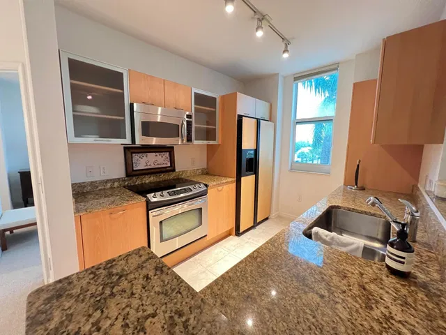  Unit 307 photo 11