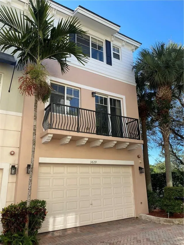 Residence photo 2