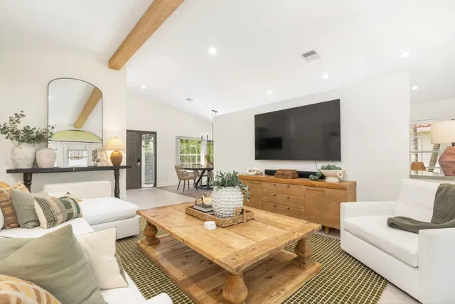  Residence photo 9