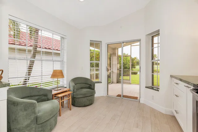  Residence photo 15